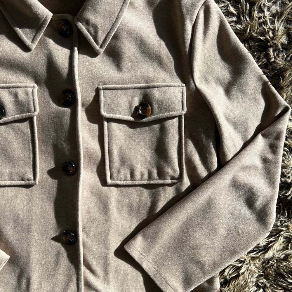 Vero Moda Cropped Jacket/Shacket - Picture 3 of 6